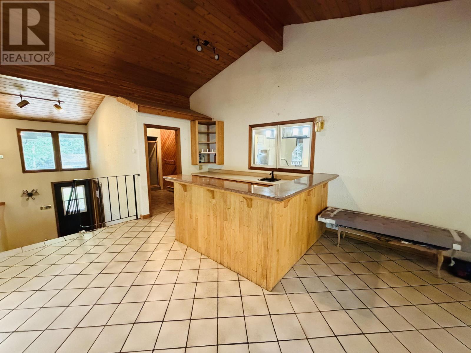 239 Memorial AVE - Image 18