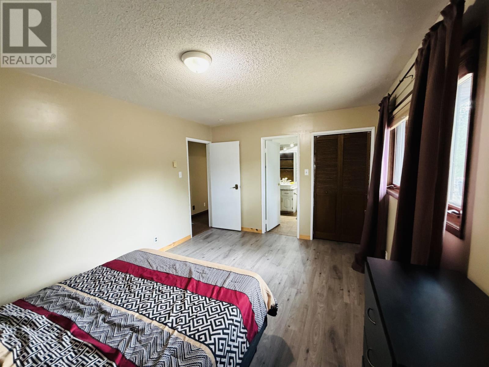 239 Memorial AVE - 22