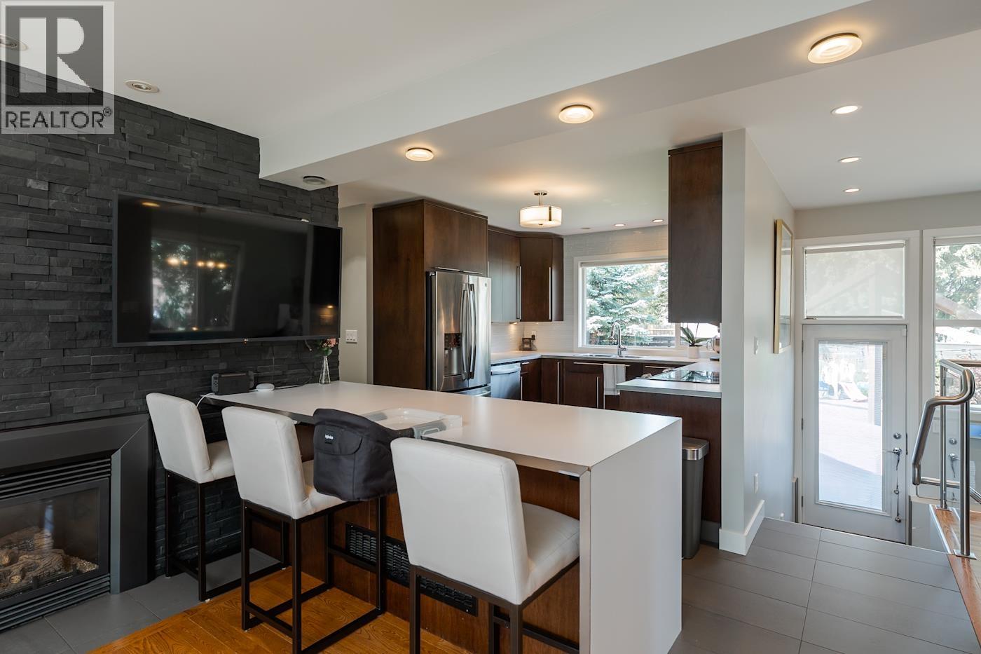 1557 BURDEN STREET - 10
