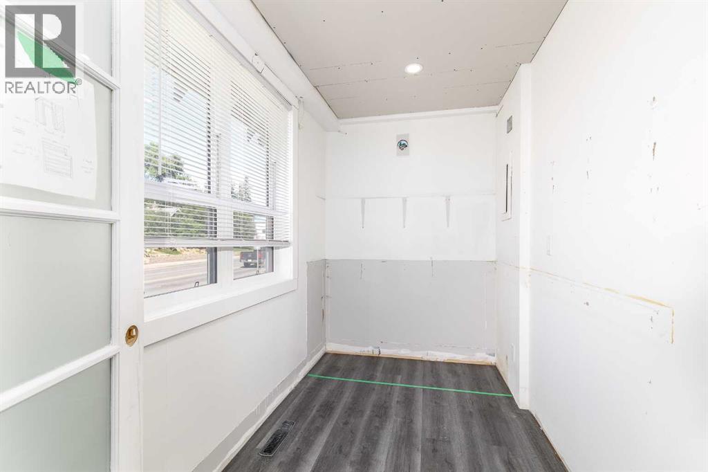 4419 55 Street, Red Deer — property photo 7