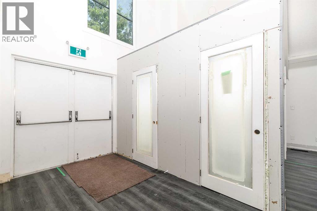 4419 55 Street, Red Deer — property photo 8