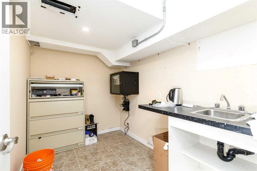 4419 55 Street, Red Deer — property photo 25