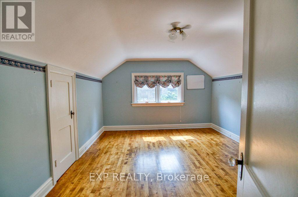 4 Bed, 1 Bath House for Rent in Ottawa – A – 304 STEWART STREET, Ottawa – MLS# X13687894 - Image 38