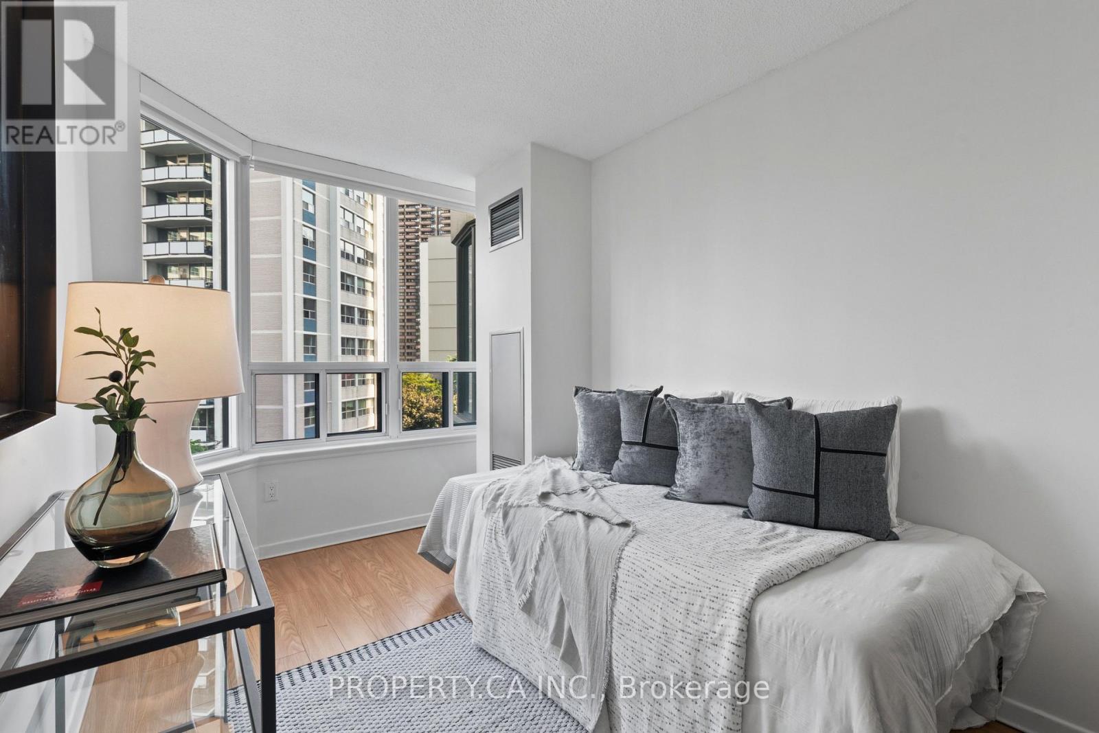 #601 25 MAITLAND STREET - 10