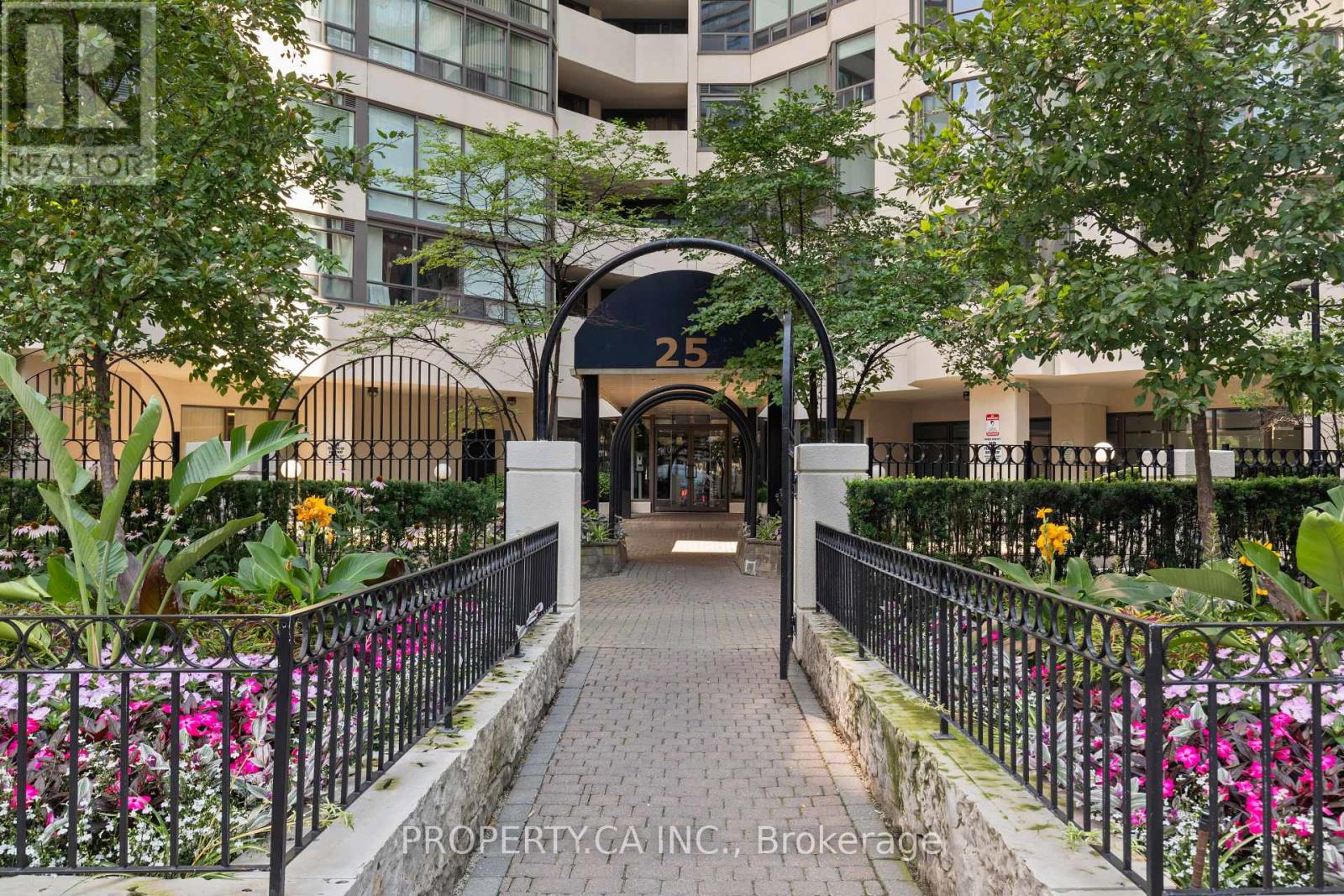 #601 25 MAITLAND STREET - 25