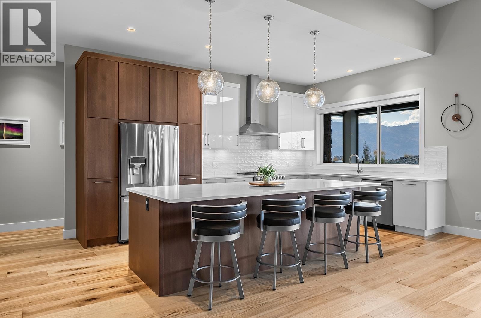 10018 Beacon Hill Drive - 6