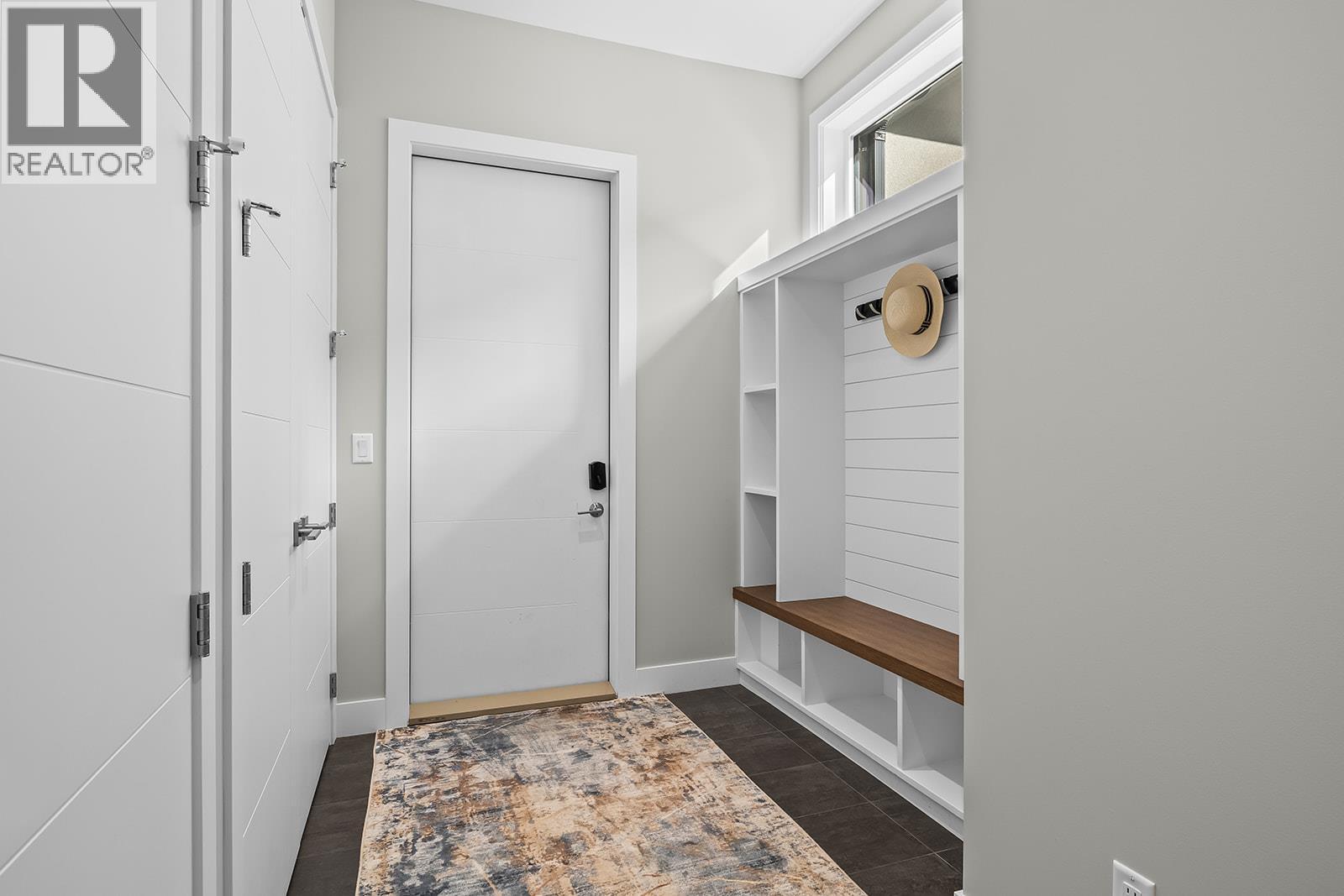 10018 Beacon Hill Drive - Image 42