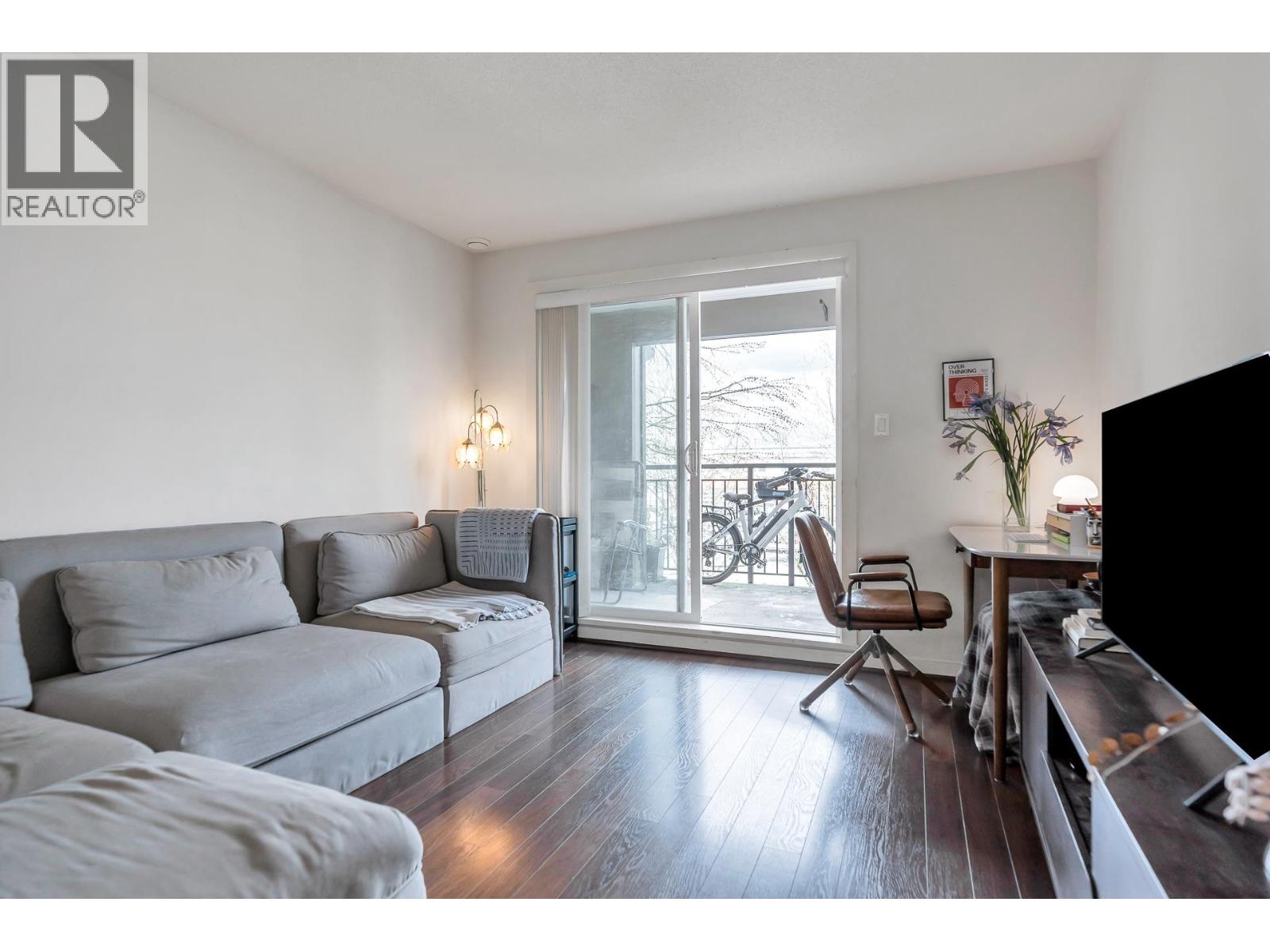 302 5885 IRMIN STREET, Burnaby