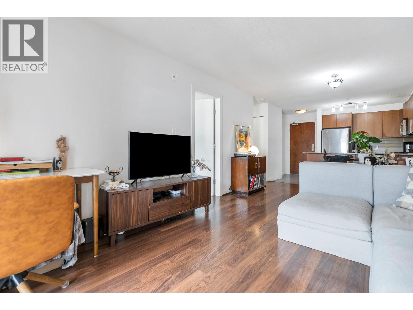 302 5885 IRMIN STREET, Burnaby