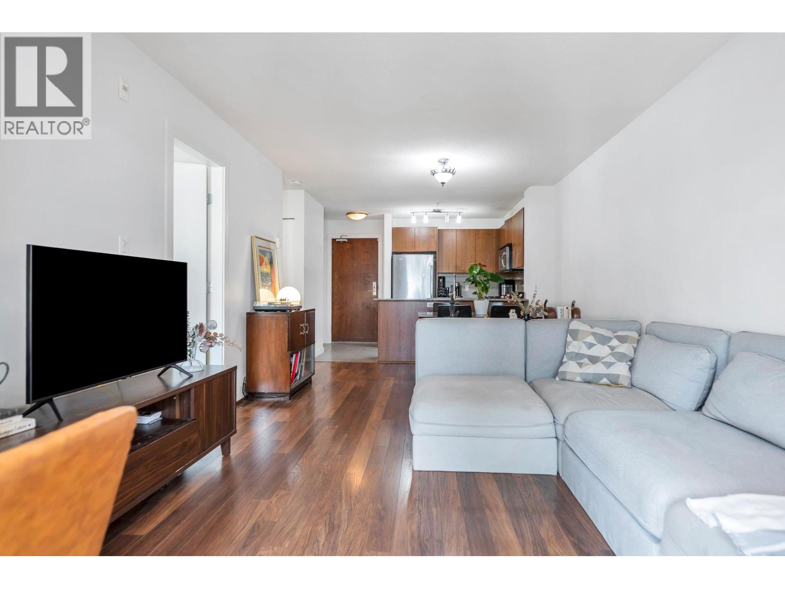 302 5885 IRMIN STREET, Burnaby