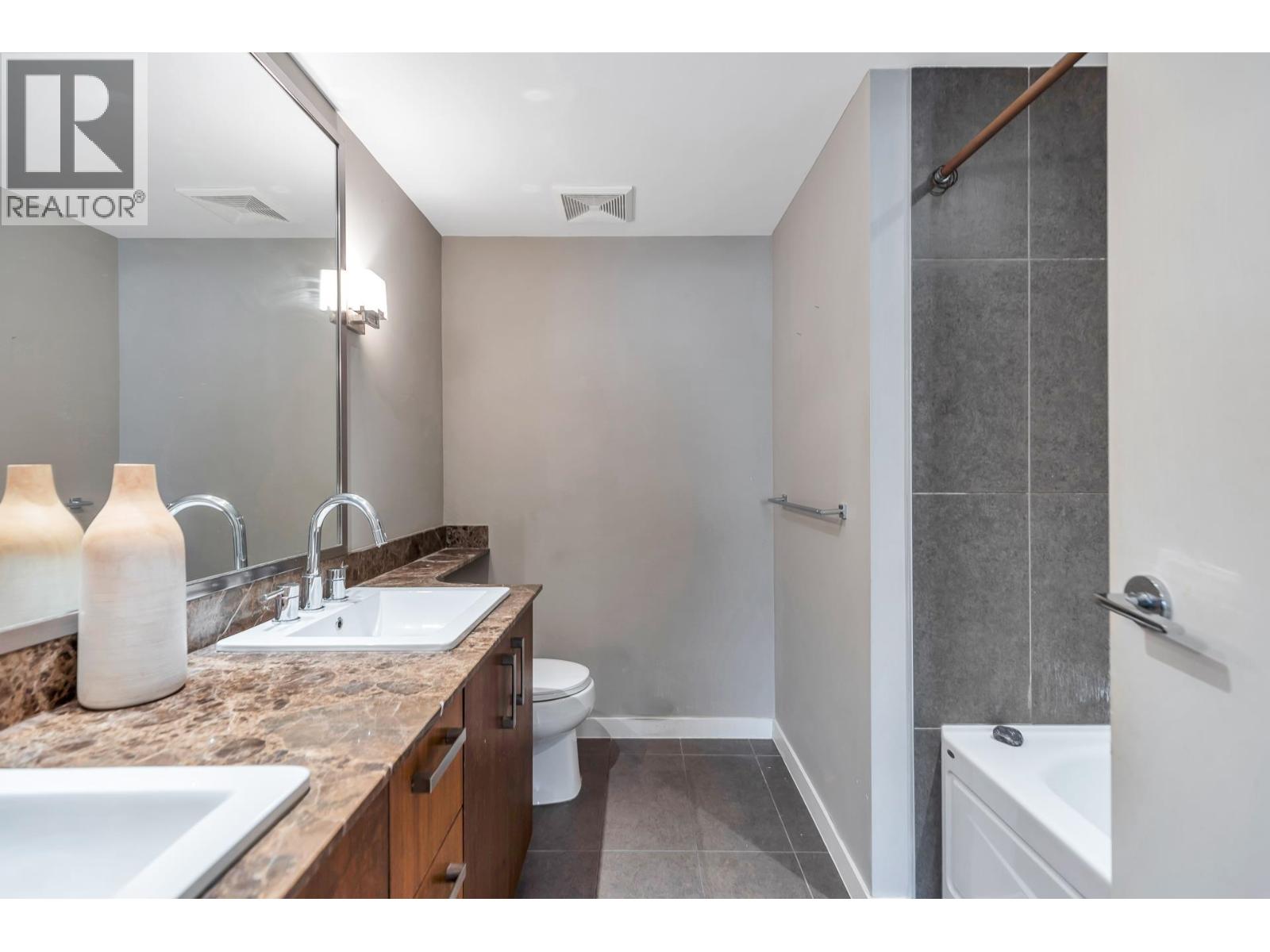 302 5885 IRMIN STREET, Burnaby