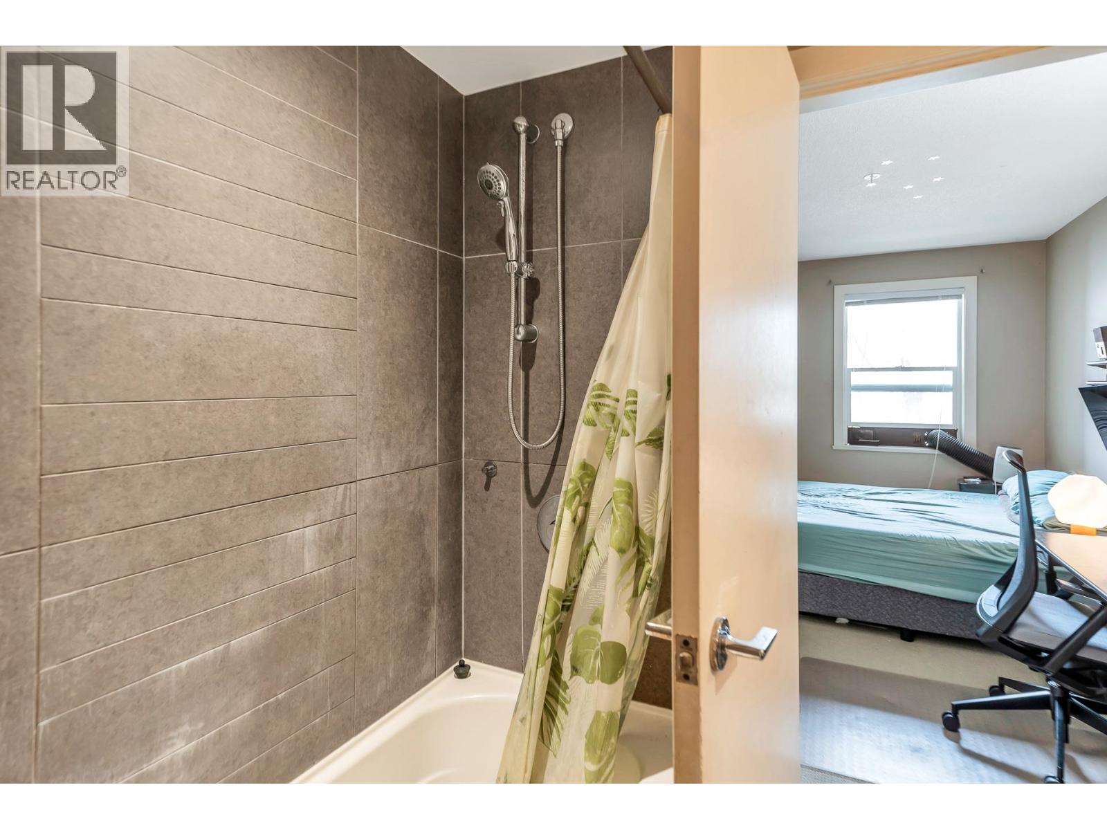 302 5885 IRMIN STREET, Burnaby