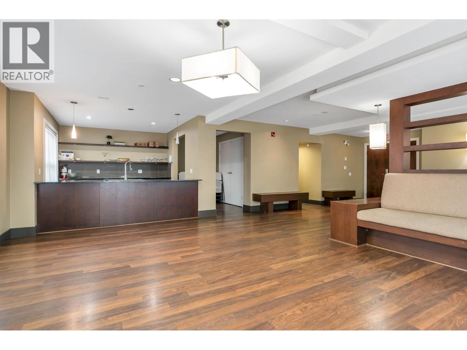 302 5885 IRMIN STREET, Burnaby