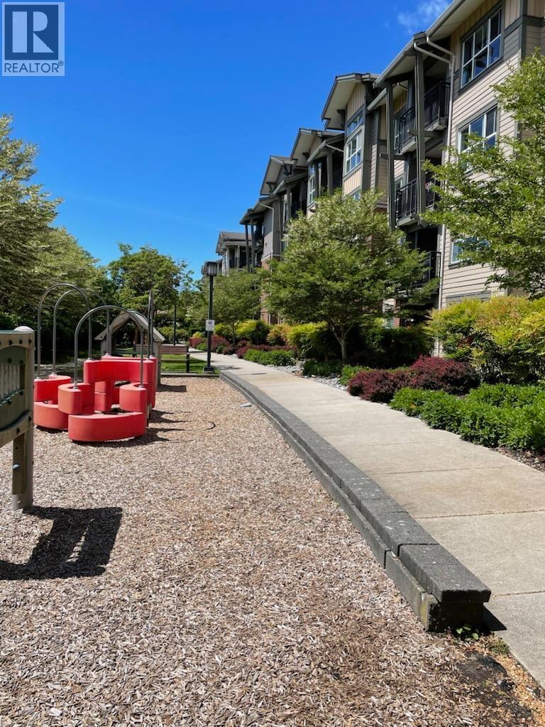 302 5885 IRMIN STREET, Burnaby