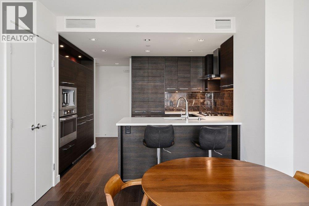 611 7488 LANSDOWNE ROAD, Richmond