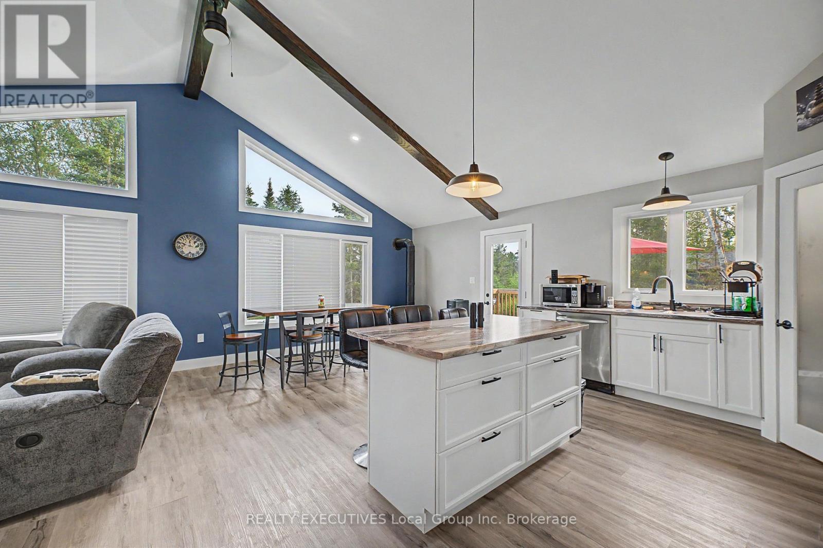 575 HART ROAD - Image 6