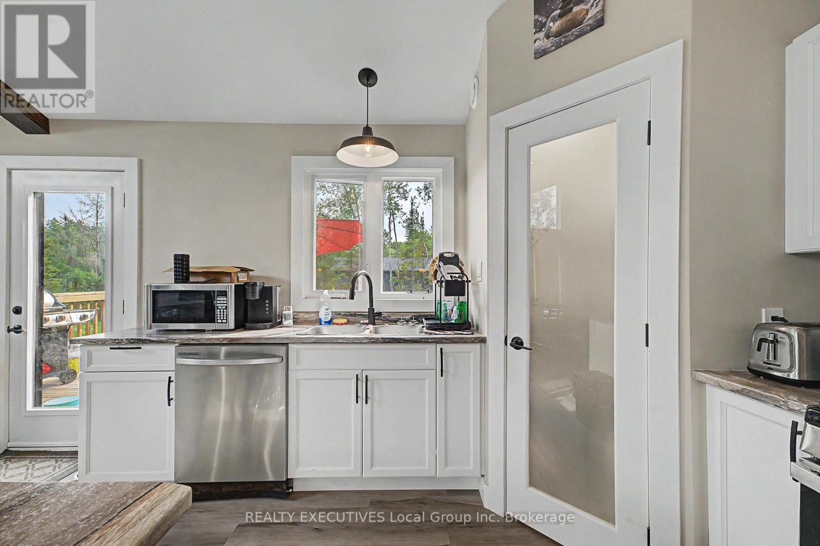 575 HART ROAD - Image 8