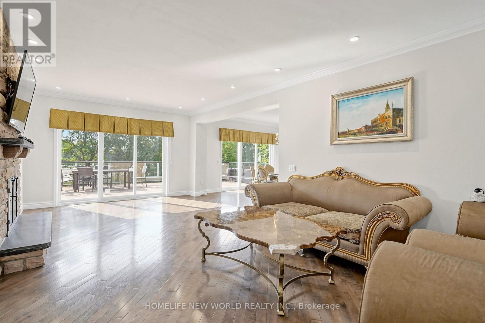 27 WALNUT GLEN PLACE - 11