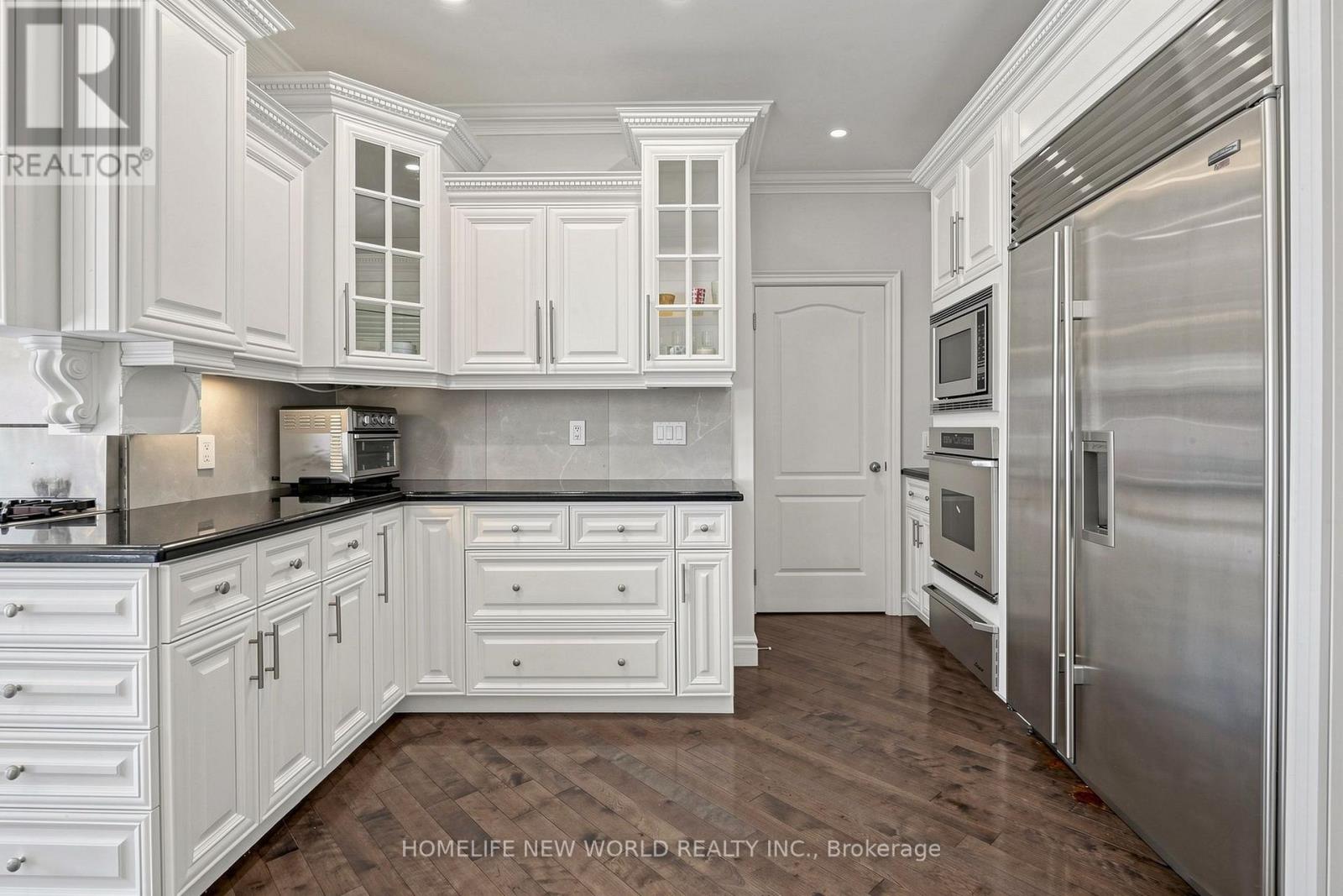 27 WALNUT GLEN PLACE - 15
