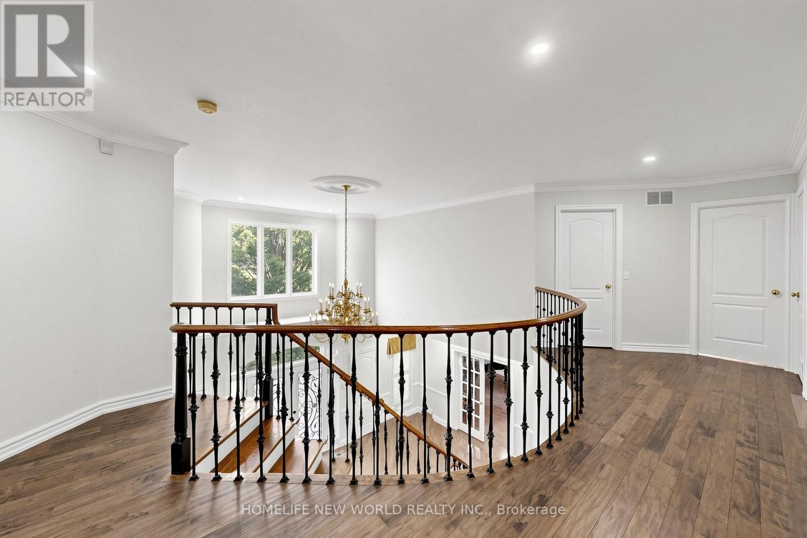 27 WALNUT GLEN PLACE - 24
