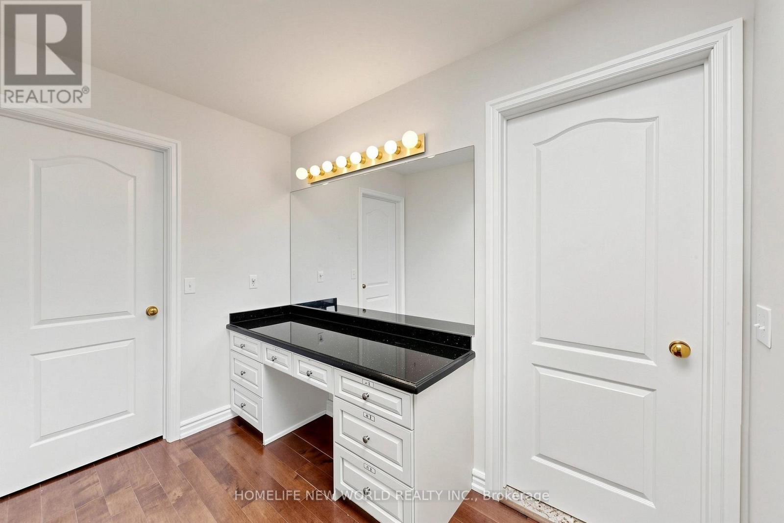 27 WALNUT GLEN PLACE - 26