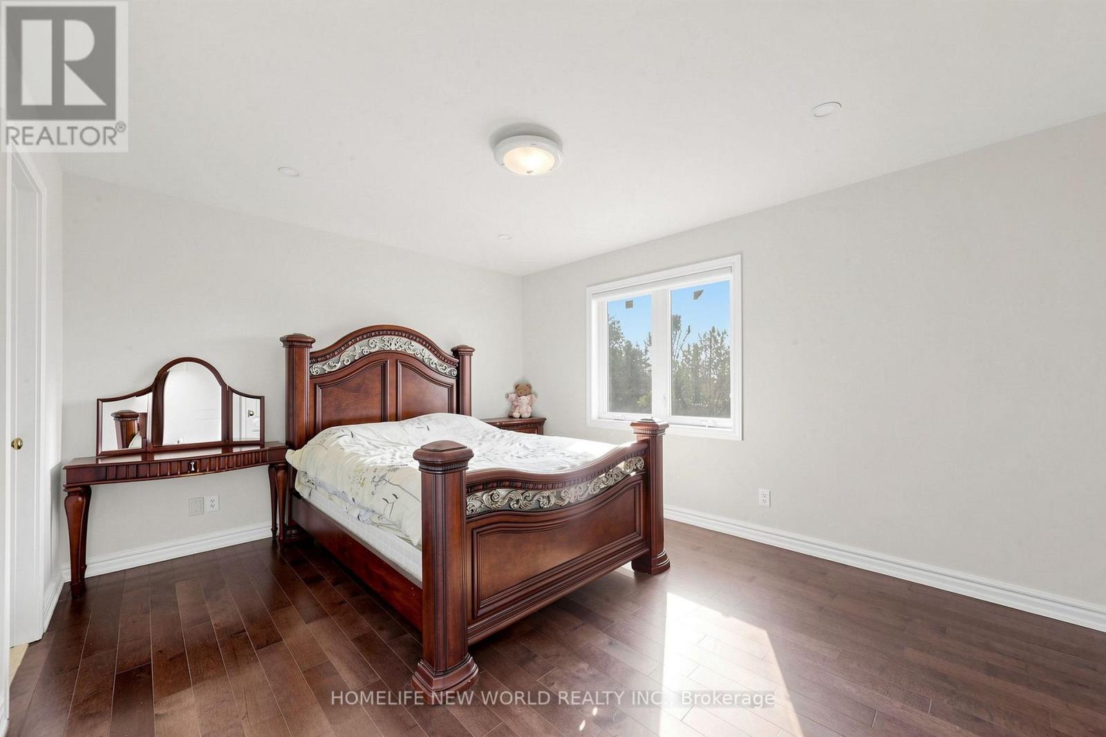 27 WALNUT GLEN PLACE - Image 29