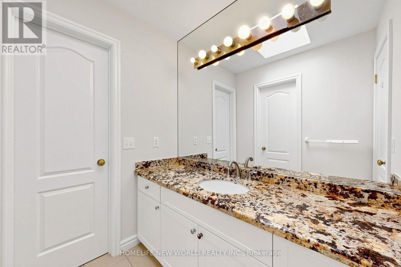 27 WALNUT GLEN PLACE - Image 31