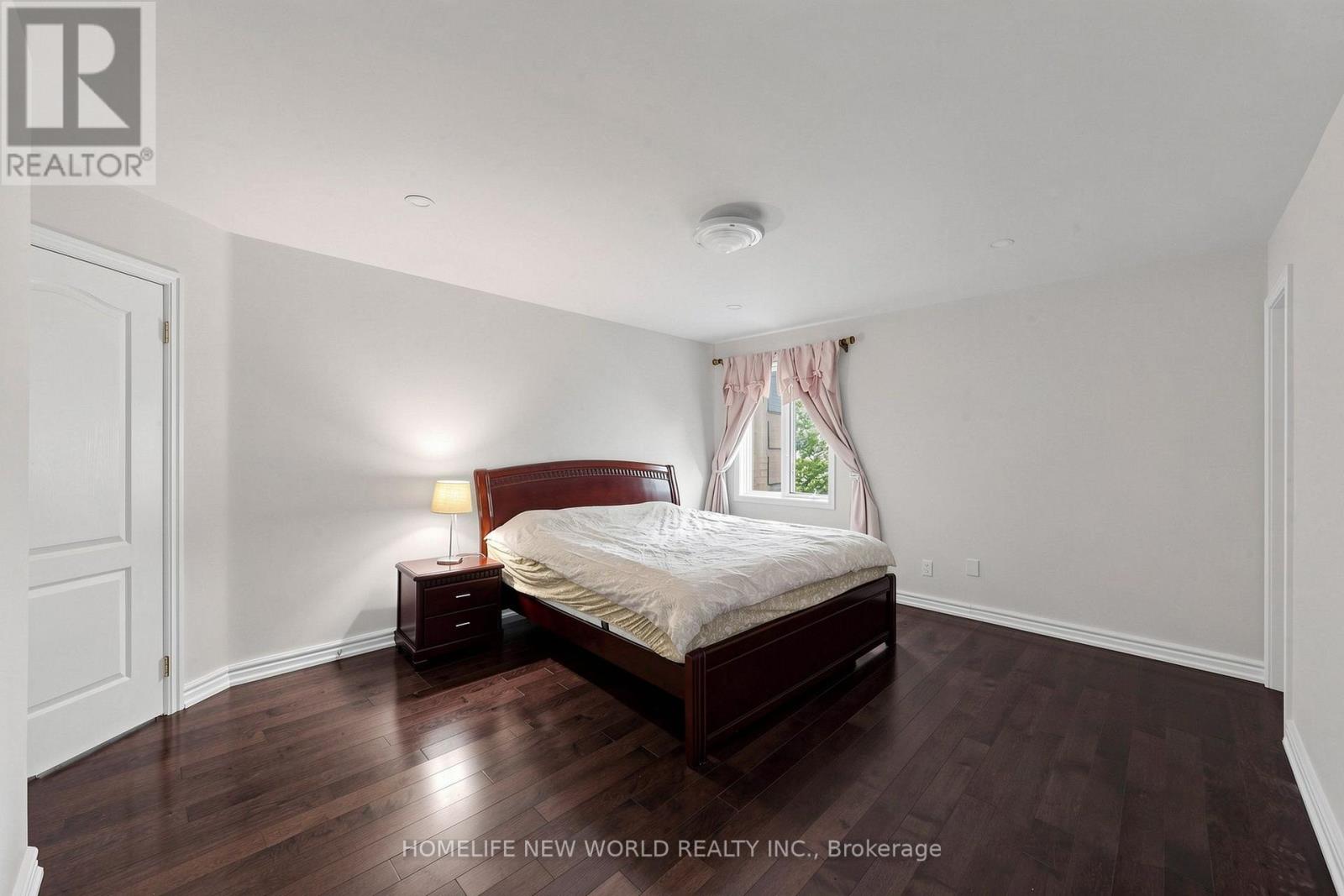 27 WALNUT GLEN PLACE - Image 34