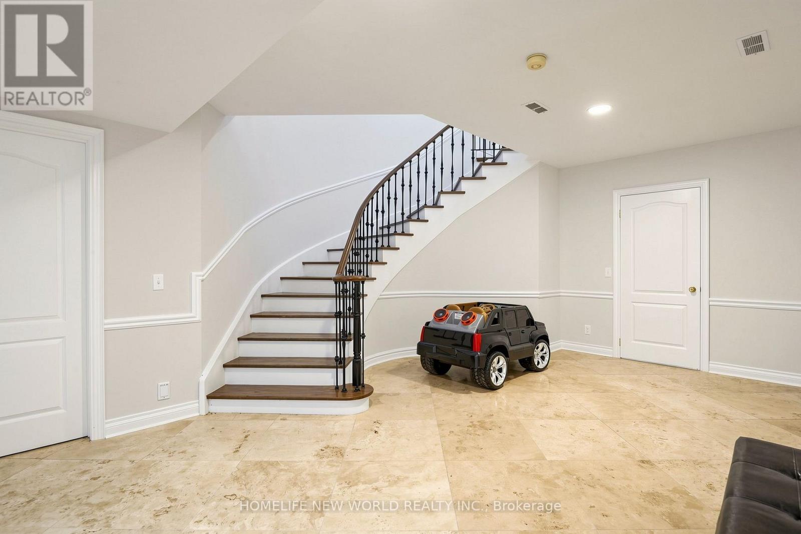 27 WALNUT GLEN PLACE - Image 36