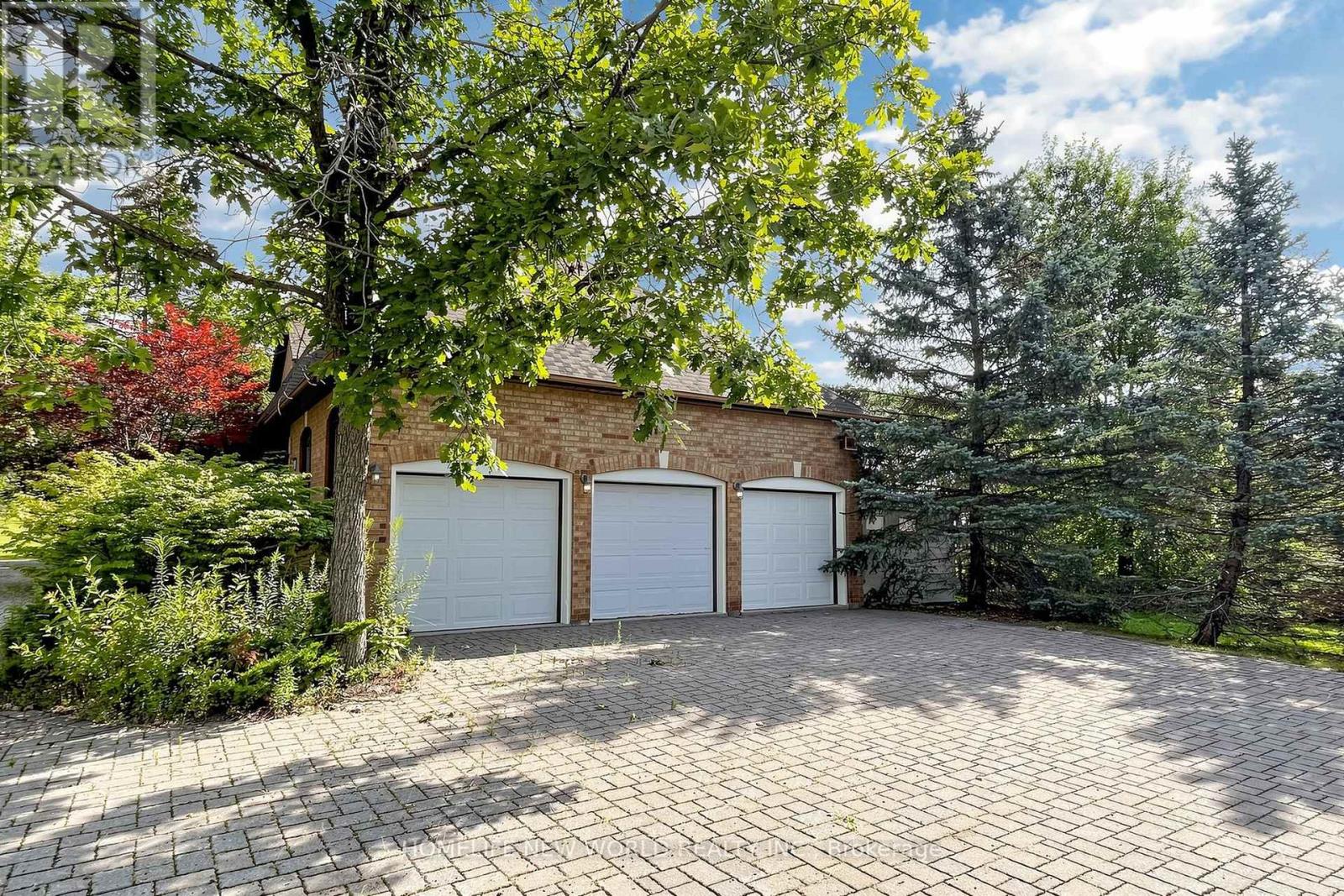27 WALNUT GLEN PLACE - 4