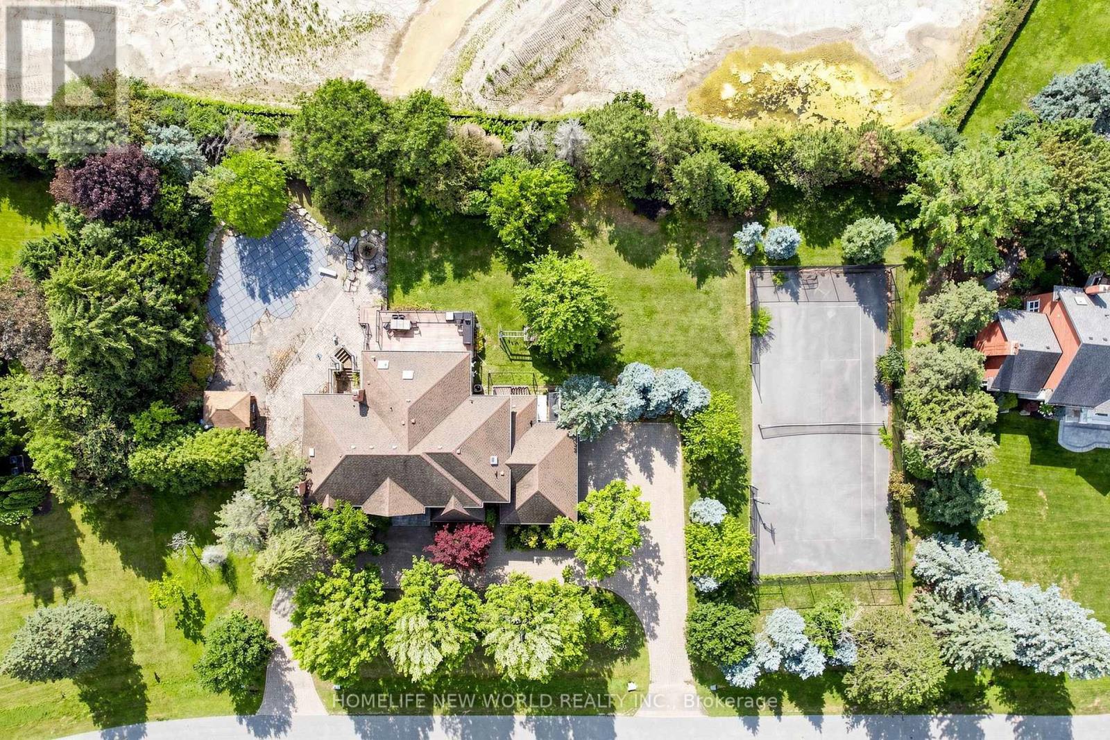 27 WALNUT GLEN PLACE - 7