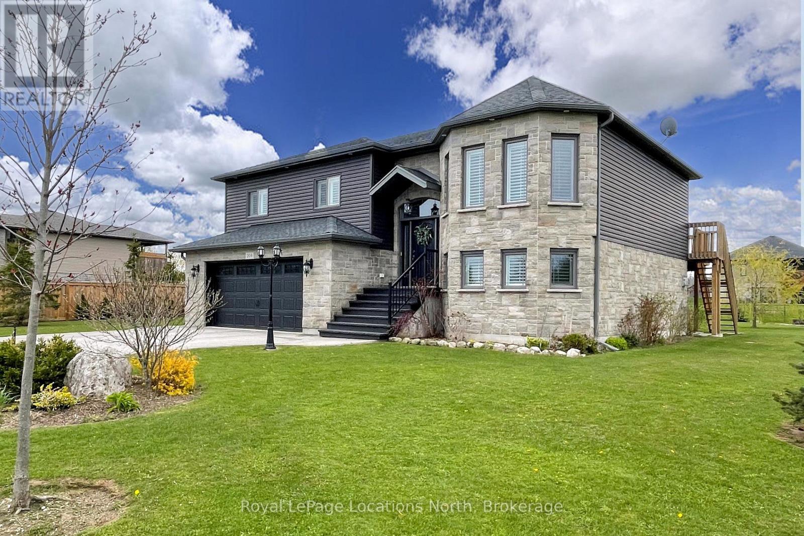 204 MACTAY DRIVE - 2