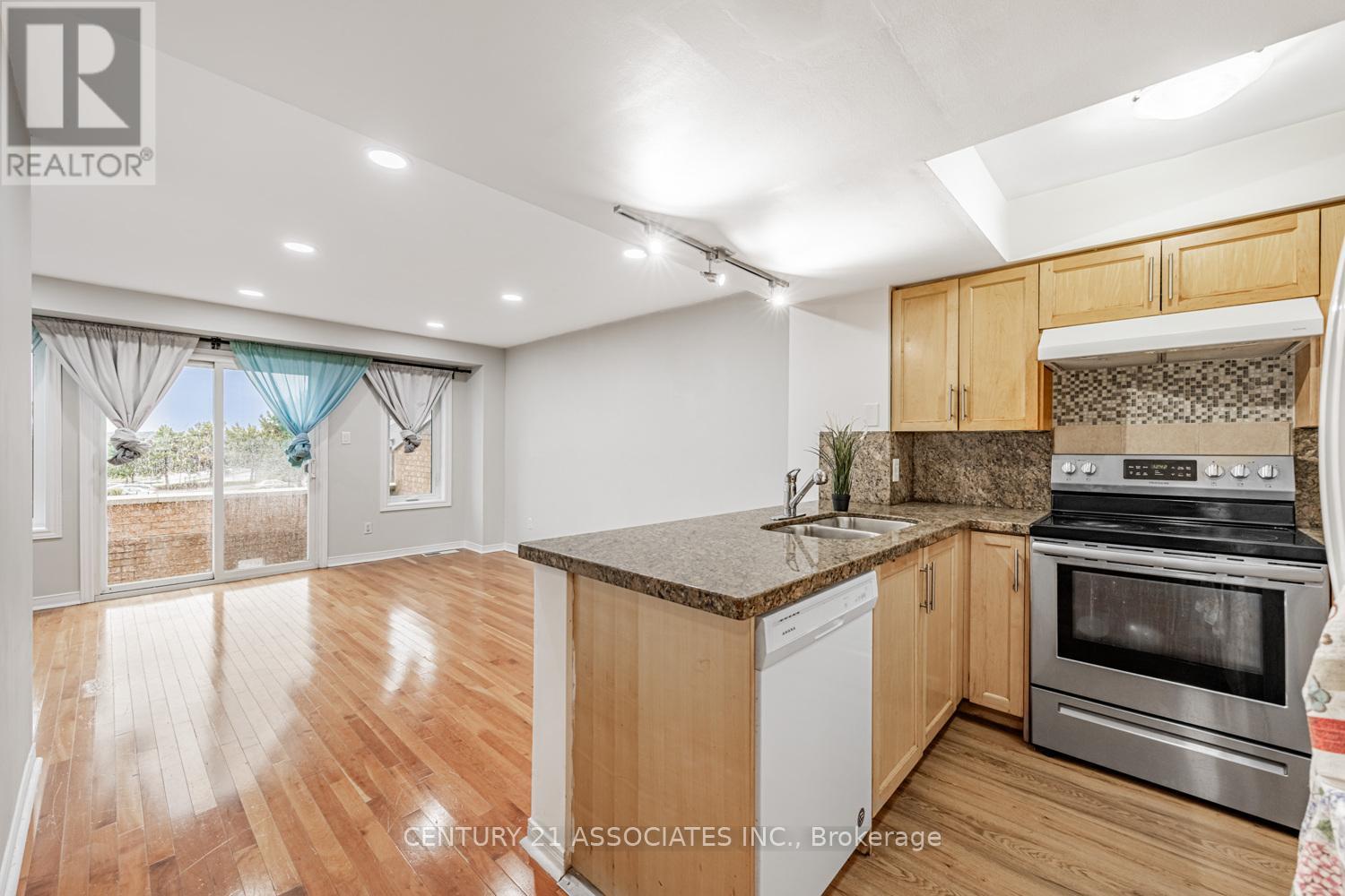 #256 60 BARONDALE DRIVE - 13