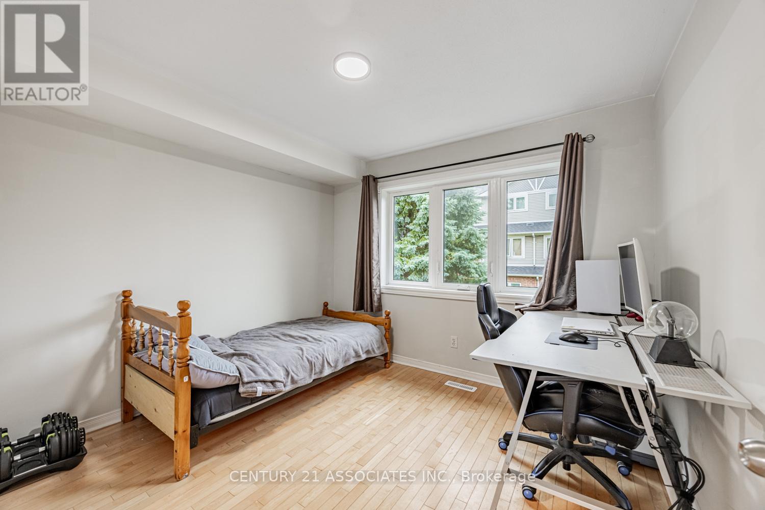 #256 60 BARONDALE DRIVE - 19