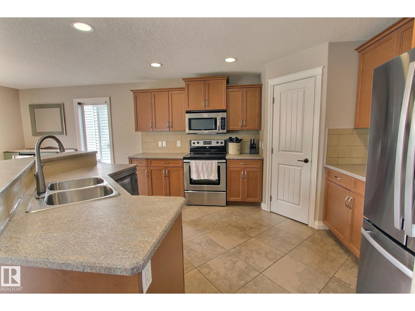 10 BIRCHMONT CR photo 3