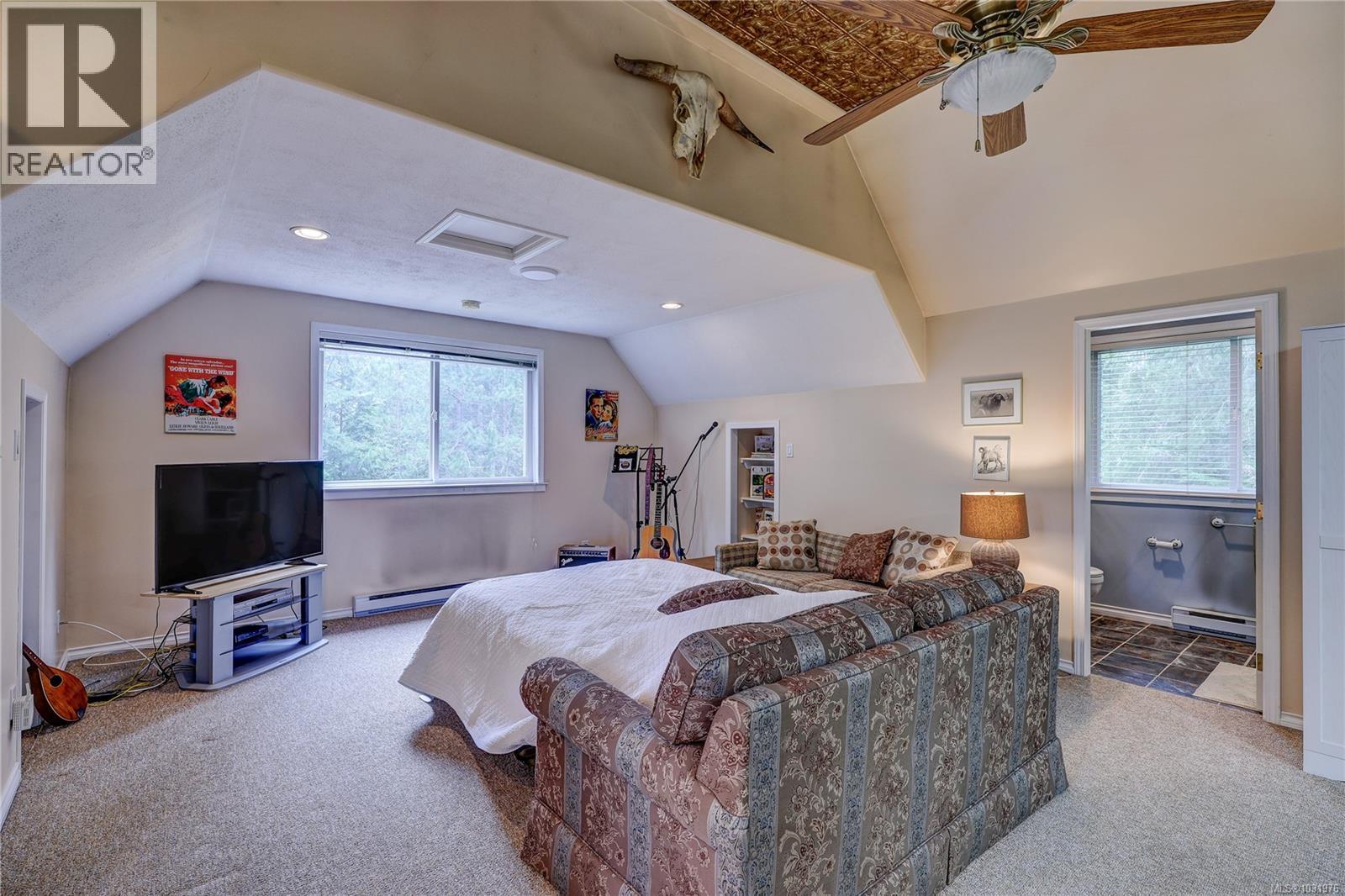 1377 Meadowood Way, Qualicum Beach