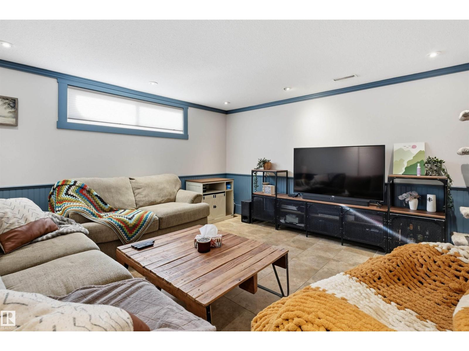 5507 49 AV - Image 26