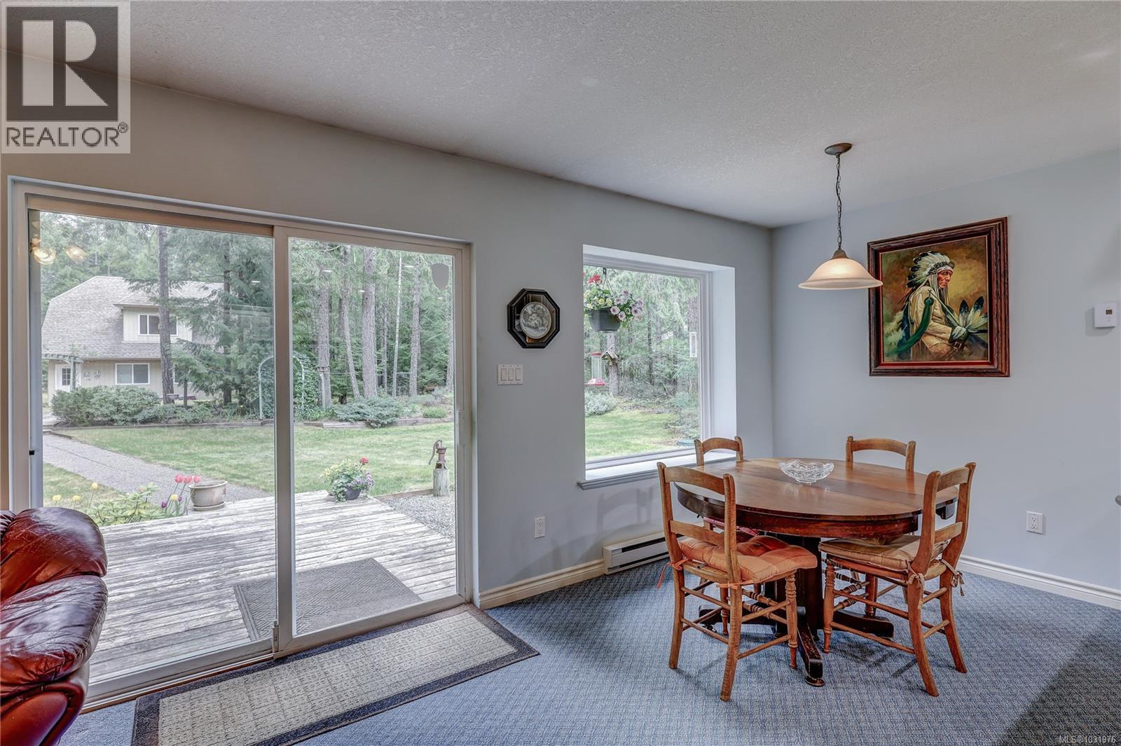 1377 Meadowood Way, Qualicum Beach