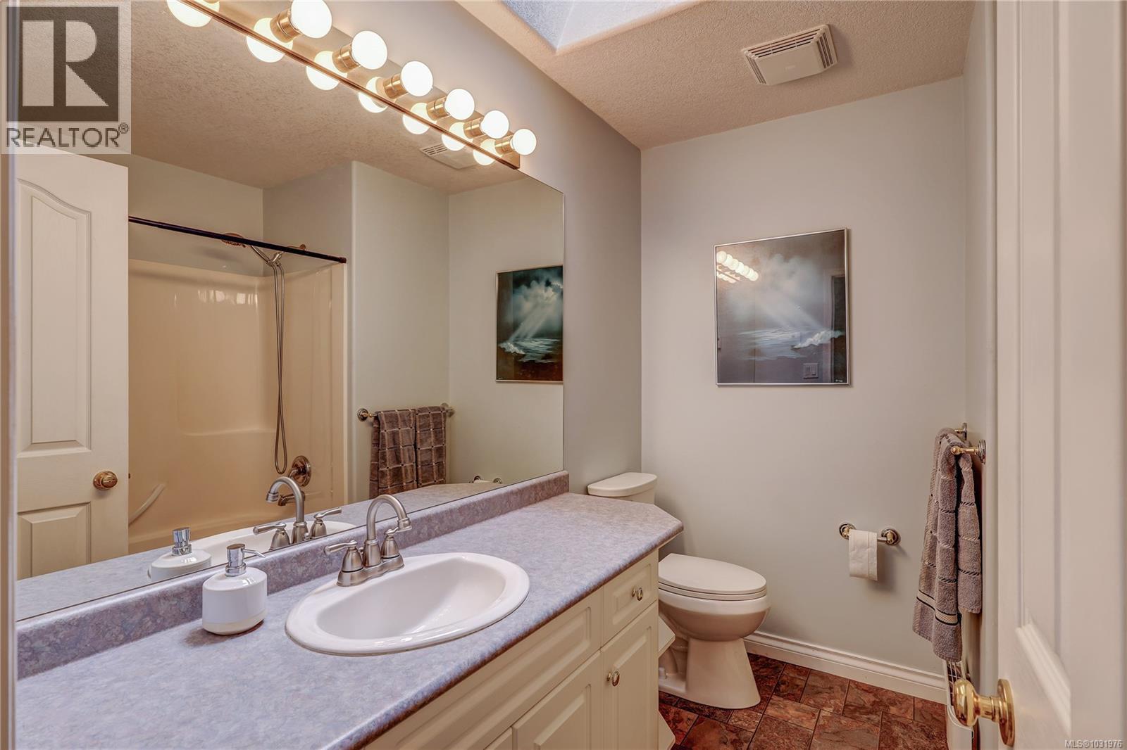 1377 Meadowood Way - 27