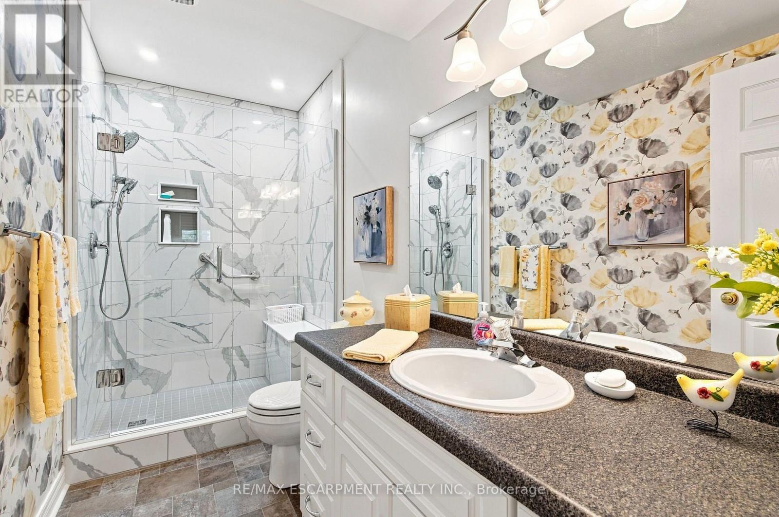 32 BREWSTER WAY - 20