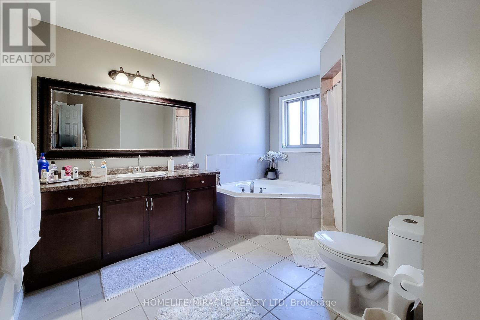 197 CLOVERLEAF DRIVE - Image 28