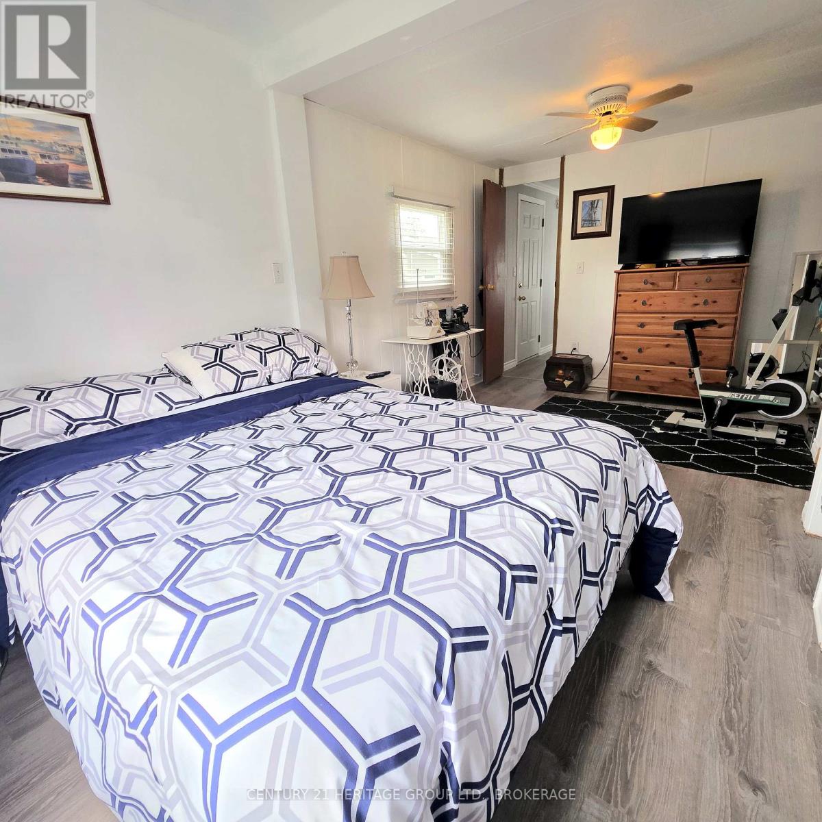 #16 5633 BATH ROAD - 16