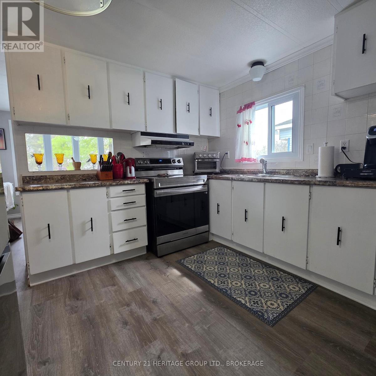 #16 5633 BATH ROAD - 5