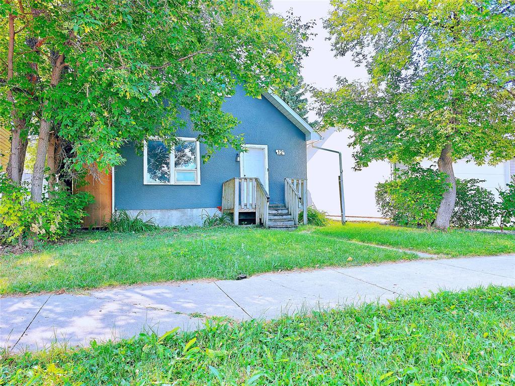12 St Vital Road, Winnipeg, Manitoba, R2M1Z3, Winnipeg, Manitoba — photo 1 of 5