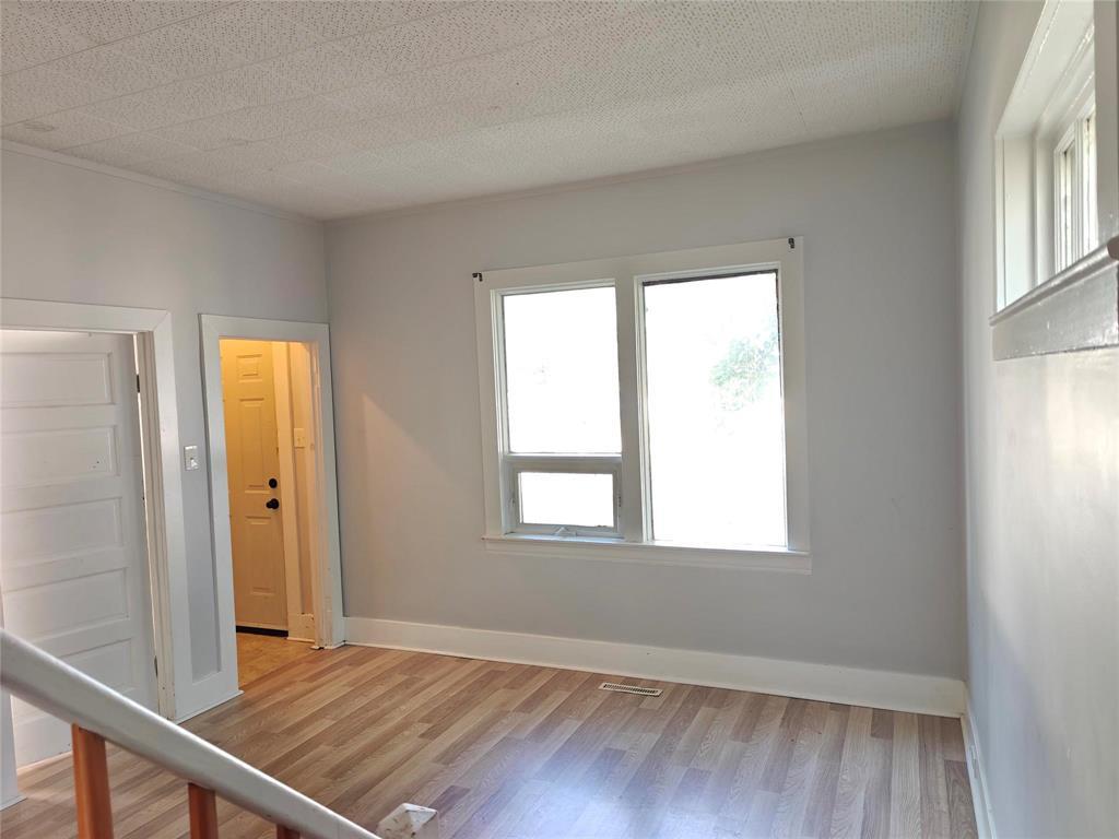 12 St Vital Road, Winnipeg, Manitoba, R2M1Z3, Winnipeg, Manitoba — photo 4 of 5