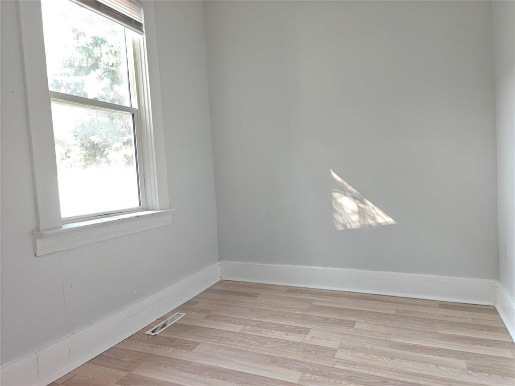 12 St Vital Road, Winnipeg, Manitoba, R2M1Z3, Winnipeg, Manitoba — photo 5 of 5