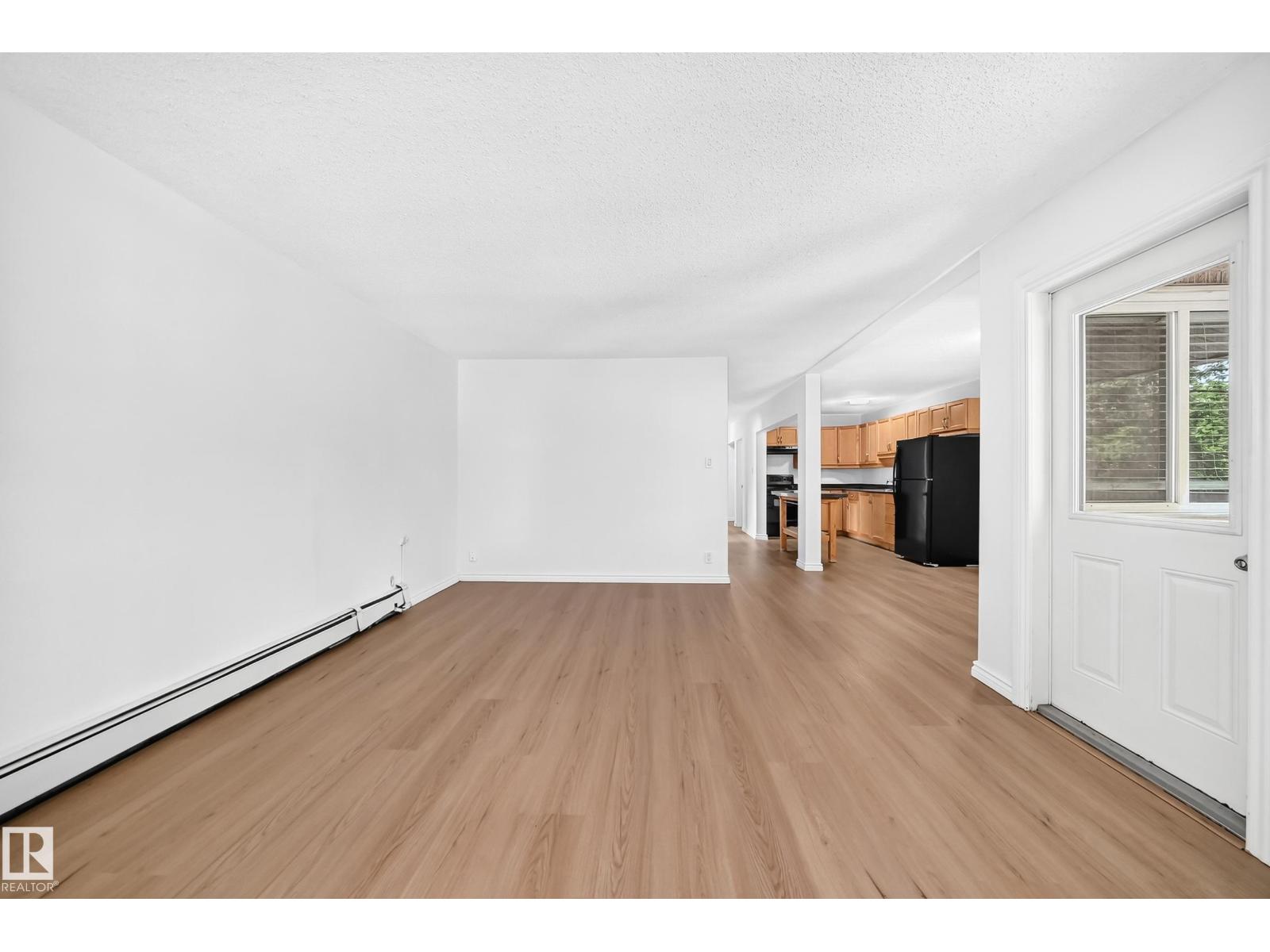 #10 6120 118 AV NW - 20