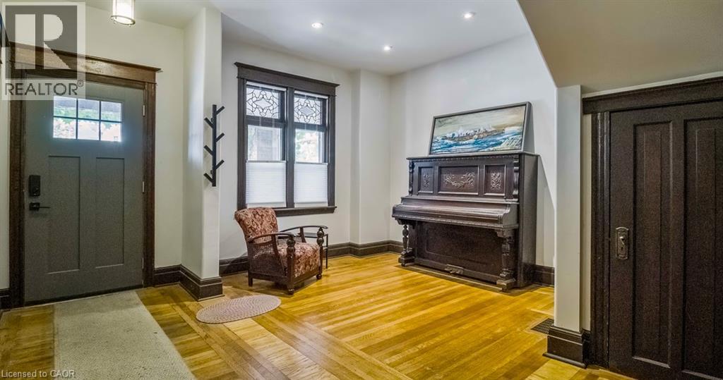 217 CAROLINE Street S - Image 5