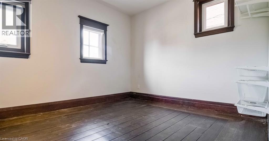 217 CAROLINE Street S - 24