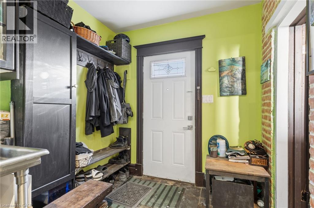 217 CAROLINE Street S - Image 34